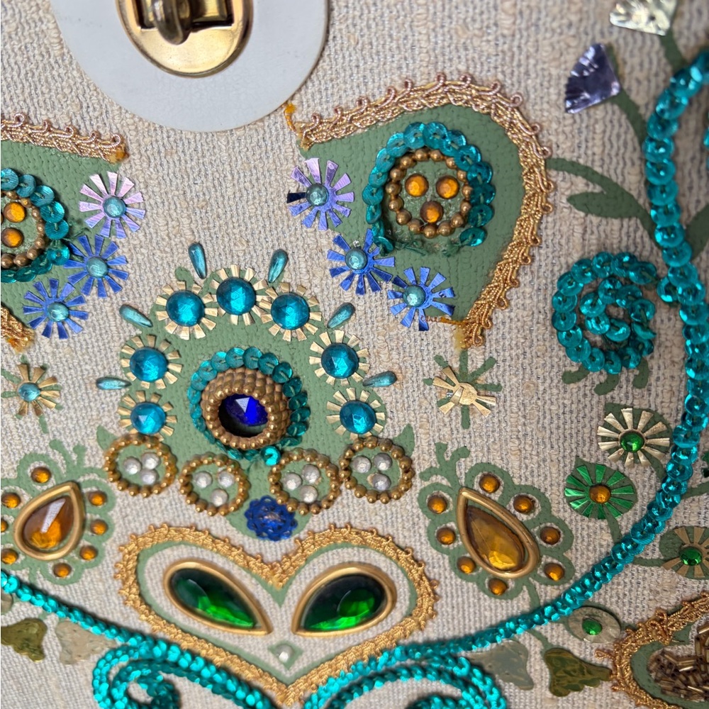 Vintage canvas purse made from canvas wood and rhinestones. 1960s.Great shape. - Picture 5 of 6